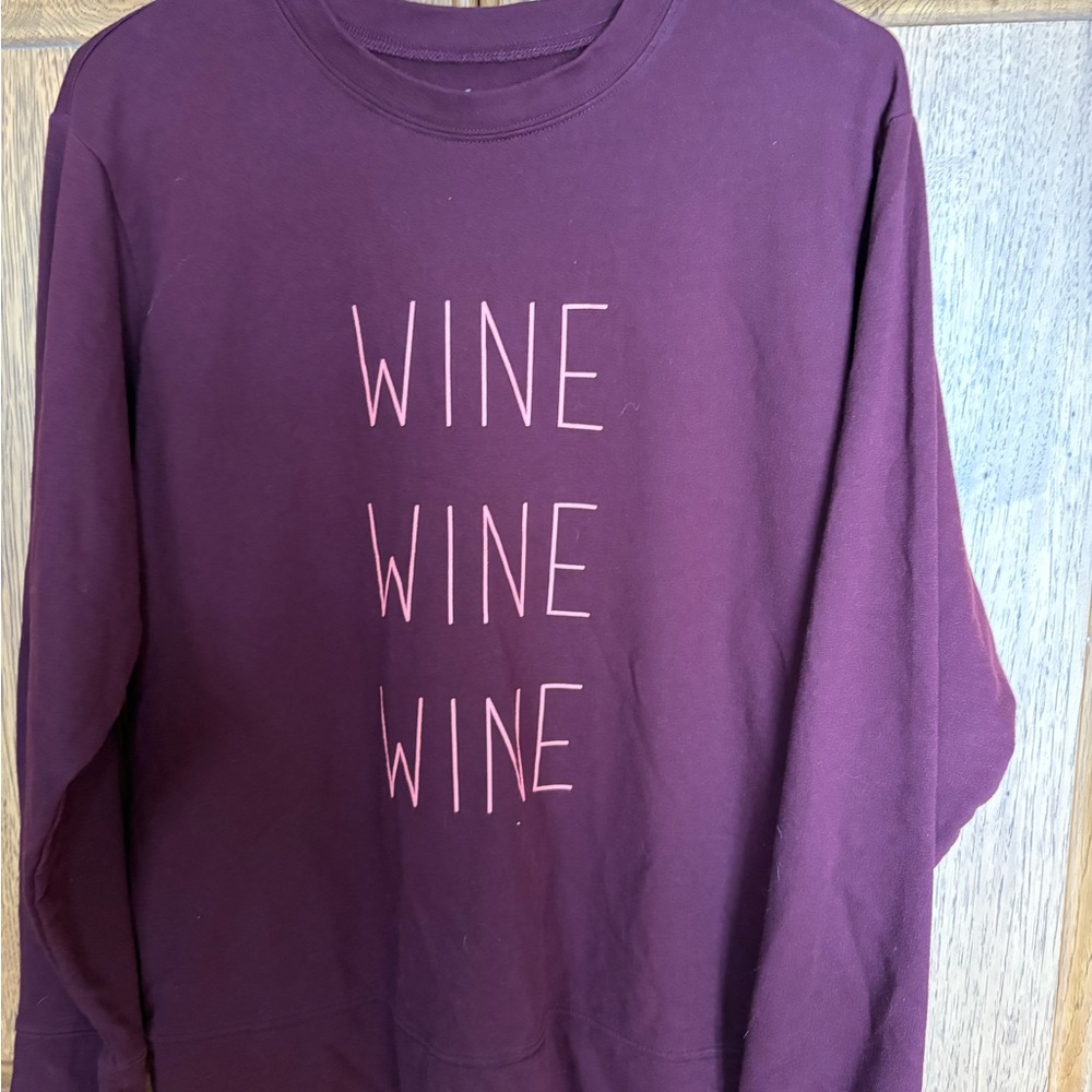 City Street Long-Sleeve Graphic Crewneck Sweater in Burgundy size Large